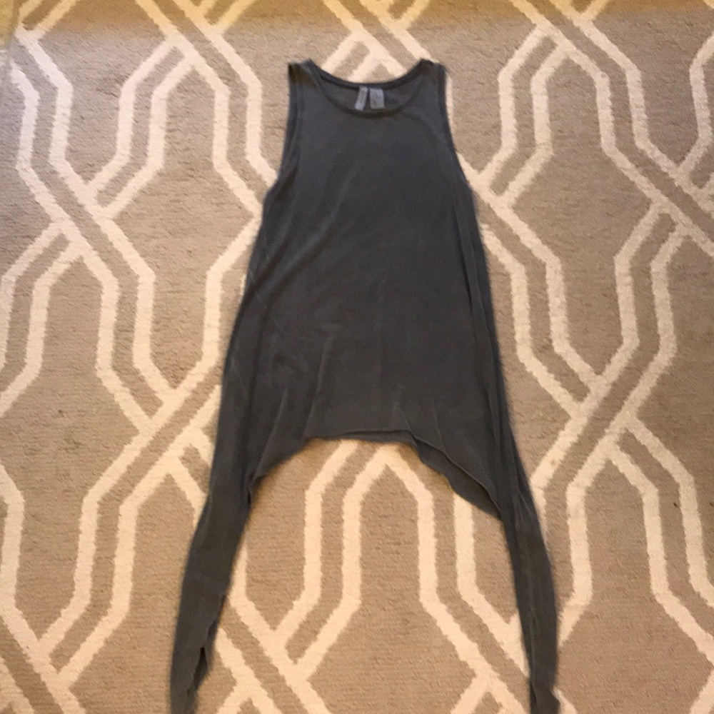 Gray tank